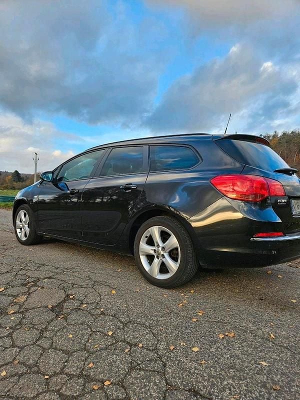 Schwarz Gebraucht 2016 Opel Astra Kombi | 4.999 € (Superpreis) - Bild 1/4