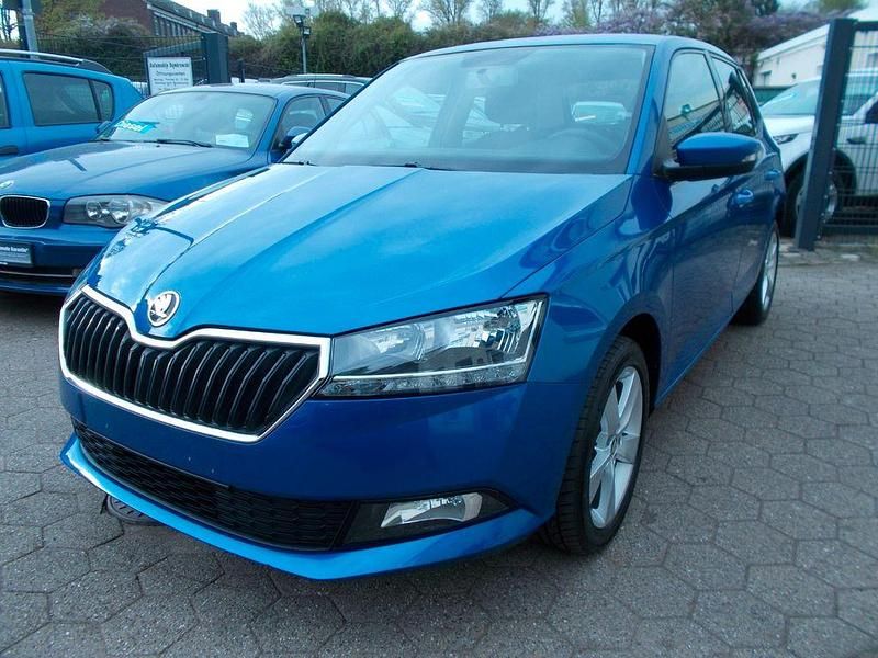 Gebraucht Skoda Fabia Cool Plus 60 PS (44 kW) 2019 Blau Limousine