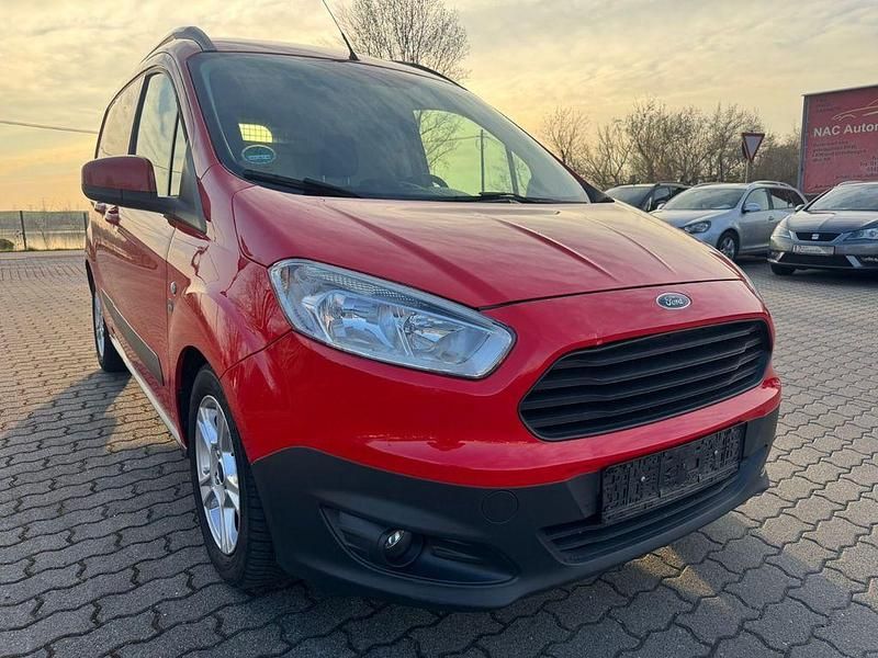 Gebraucht Ford Transit Trend 97 PS (71 kW) 2014 Rot Van / Kleinbus