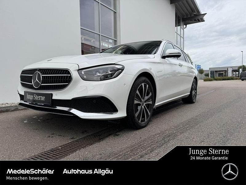 Weiß Gebraucht 2023 Mercedes E300 Limousine | 40.940 € (Superpreis) - Bild 1/4