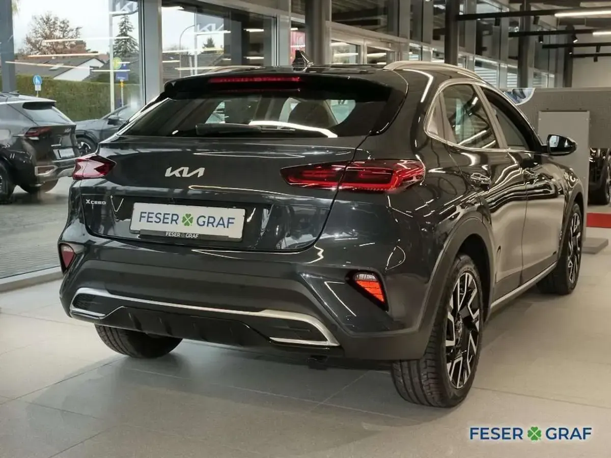 Neu Kia XCeed Comfort 150 PS (110 kW) 2026 Pentametal grau SUV