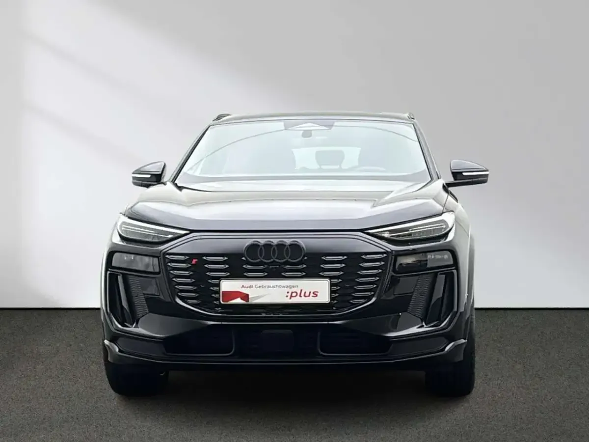 Neu Audi SQ6 Sportback e-tron Sport 359 kW (489 PS) 2026 Schwarz SUV