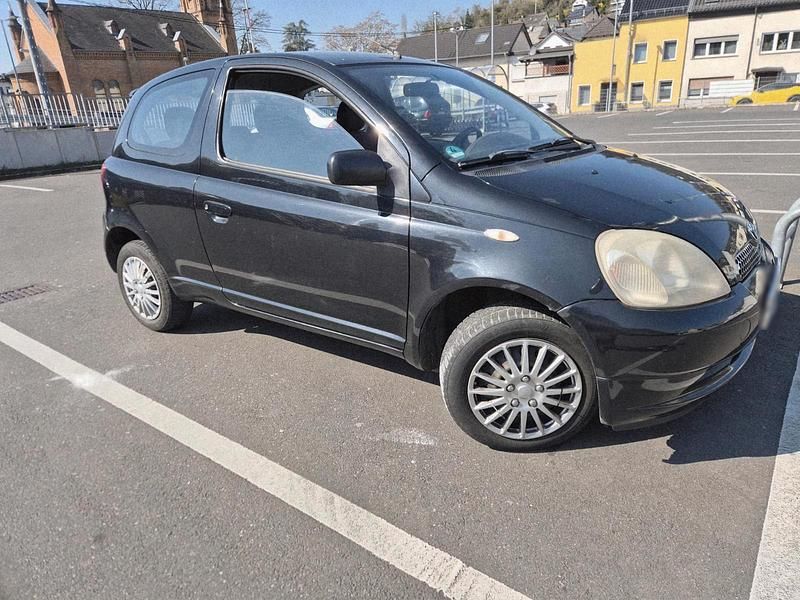 Gebraucht Toyota Yaris 68 PS (50 kW) 2002 Schwarz Kleinwagen