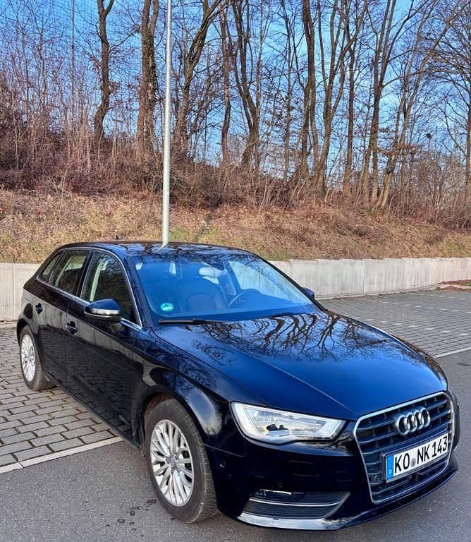 Gebraucht Audi A3 Ambiente 122 PS (89 kW) 2013 Schwarz Limousine