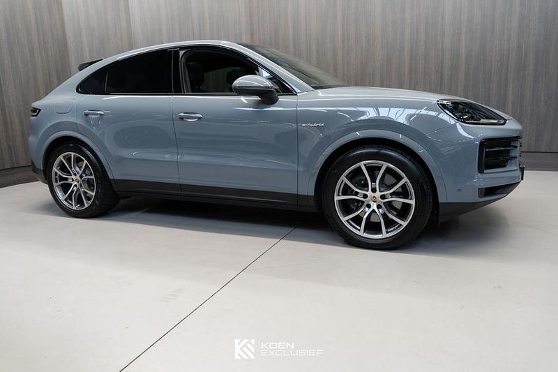 Gebraucht Porsche Cayenne Coupe 305 PS (224 kW) 2024 Grau Coupé