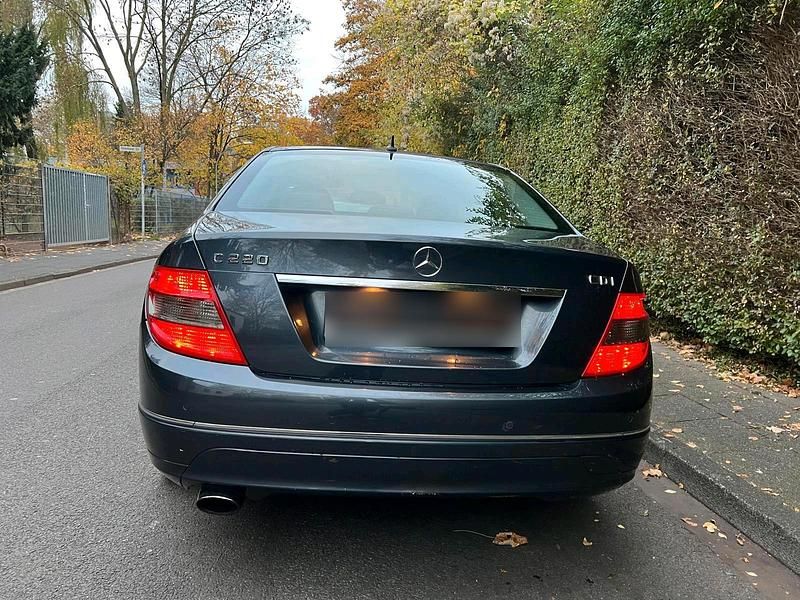 Gebraucht Mercedes C220 170 PS (125 kW) 2008 Grau Limousine