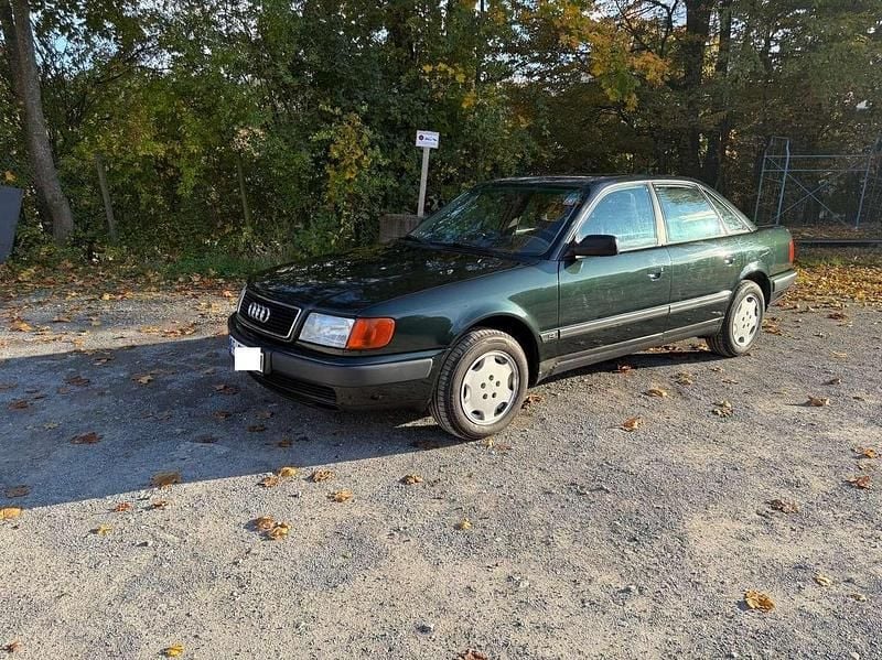 Grün Gebraucht 1992 Audi 100 Limousine | 10.999 € - Bild 1/4
