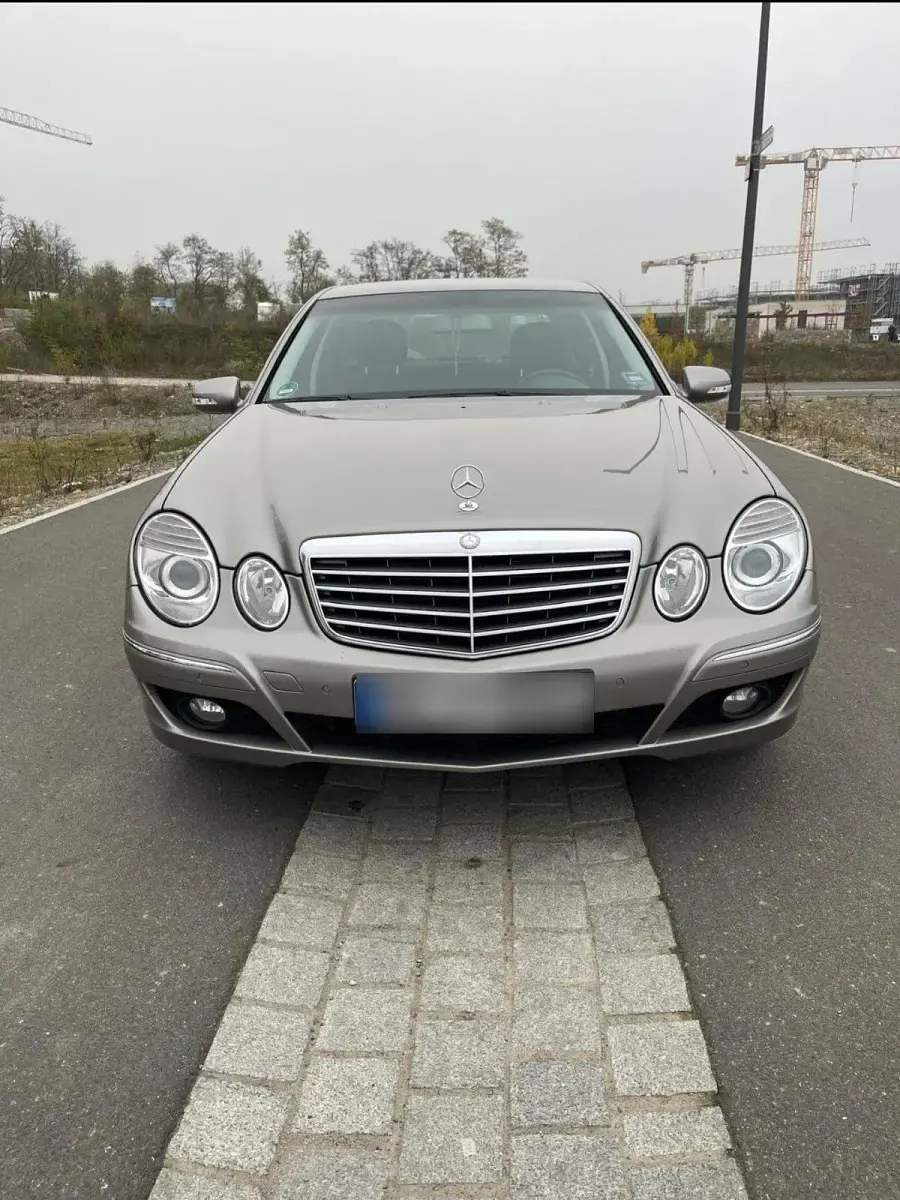 Gebraucht Mercedes E280 190 PS (139 kW) 2008 Grau Limousine