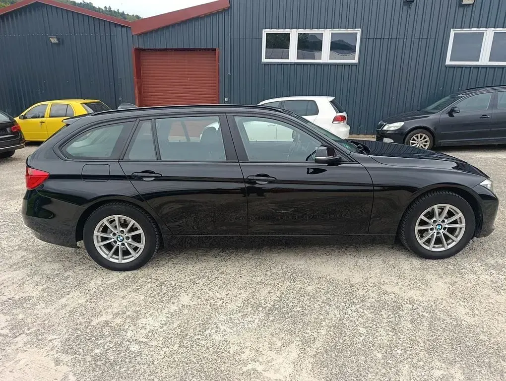 Gebraucht BMW 318 Comfort Edition 143 PS (105 kW) 2015 Schwarz Kombi