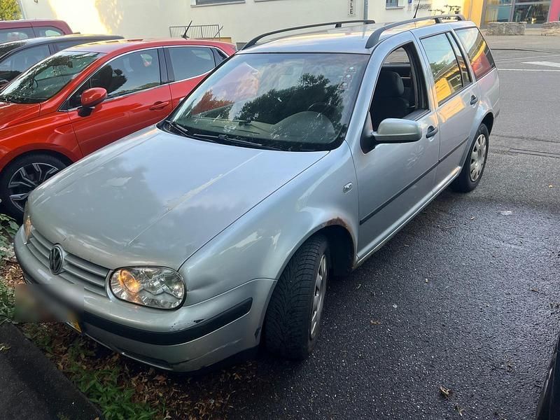 Grau Gebraucht 2004 VW Golf IV Kombi | 1.800 € (Teuer) - Bild 1/4