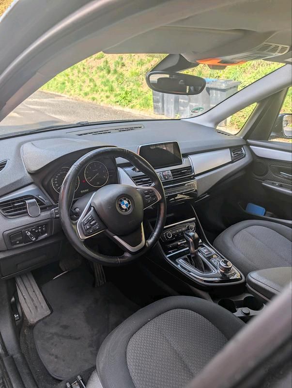 Gebraucht BMW 218 150 PS (110 kW) 2018 Grau Van / Kleinbus