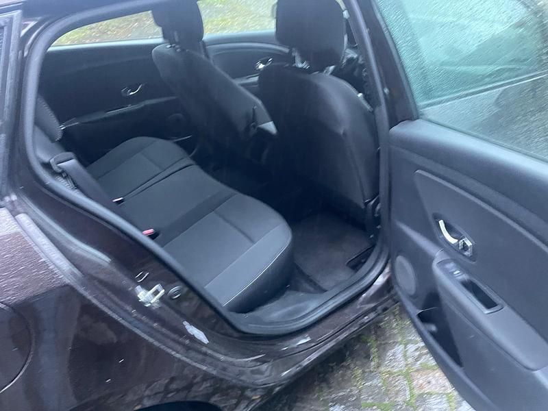 Gebraucht Renault Mégane GrandTour 130 PS (95 kW) 2014 Braun Kombi