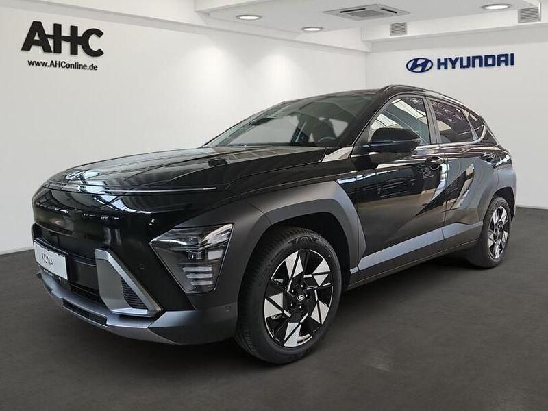 Schwarz abyss black Gebraucht 2024 Hyundai Kona Trend SUV | 31.900 € (Fairer Preis) - Bild 1/4