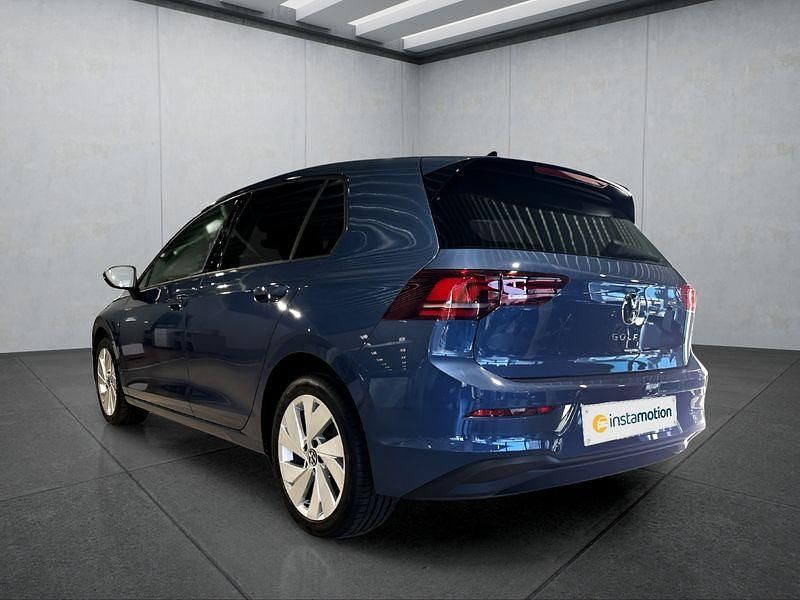 Gebraucht VW Golf VIII Life 116 PS (85 kW) 2025 Blau Kleinwagen