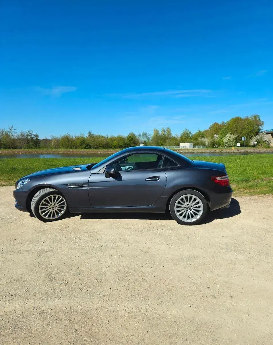 Gebraucht Mercedes SLK200 184 PS (135 kW) 2012 Grau Cabrio