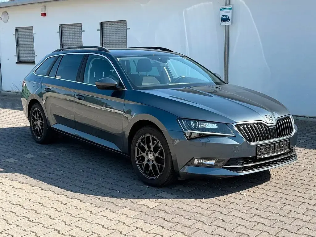 Gebraucht Skoda Superb Ambition 150 PS (110 kW) 2018 Grau Kombi