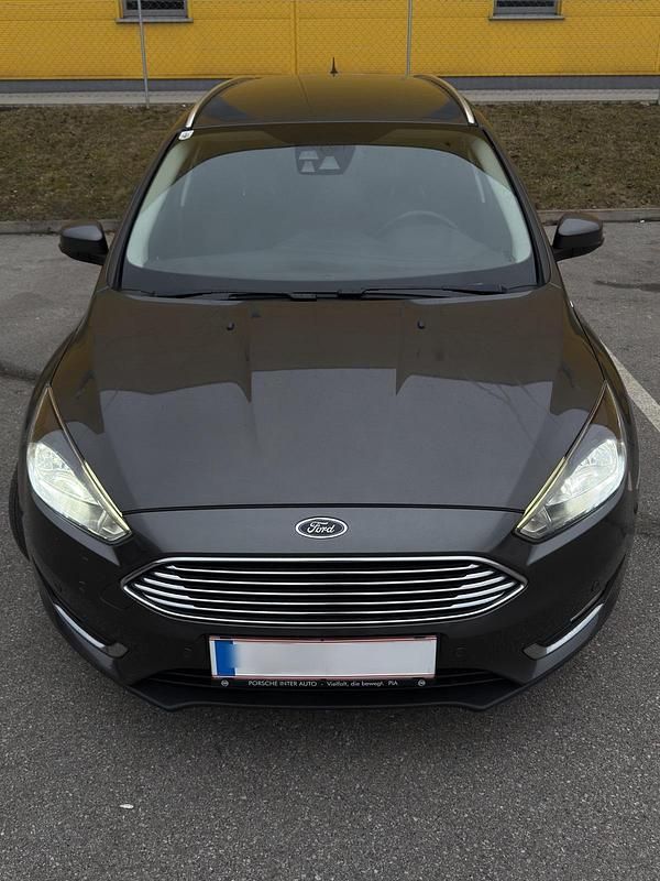 Gebraucht Ford Focus Titanium 120 PS (88 kW) 2016 Schwarz Van
