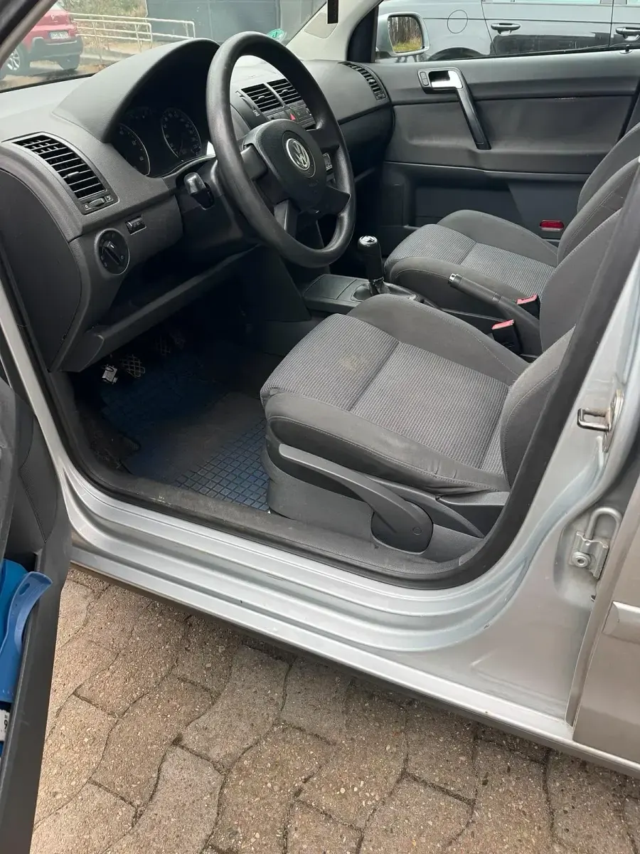 Gebraucht VW Polo 75 PS (55 kW) 2003 Silber Kleinwagen