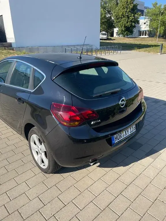 Gebraucht Opel Astra Edition 140 PS (102 kW) 2010 Schwarz Limousine