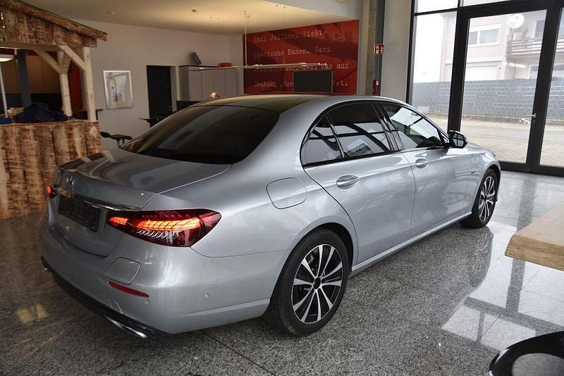 Gebraucht Mercedes E300 194 PS (142 kW) 2020 Silber Limousine