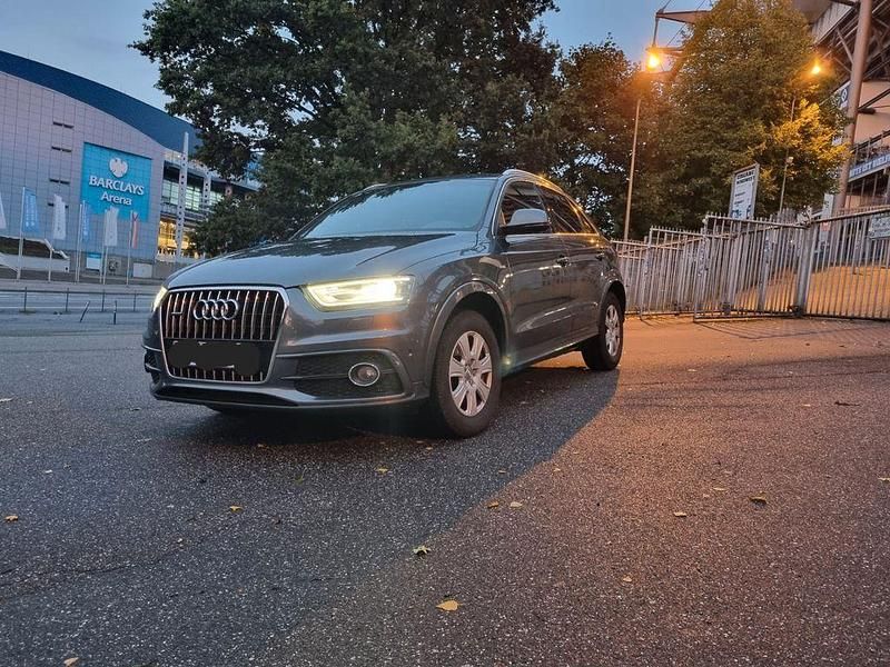 Grau Gebraucht 2013 Audi Q3 Ambiente SUV | 10.700 € (Guter Preis) - Bild 1/4