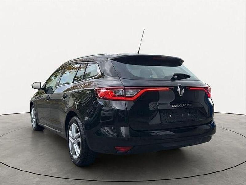 Gebraucht Renault Mégane IV 132 PS (97 kW) 2017 Sternenschwarz Limousine