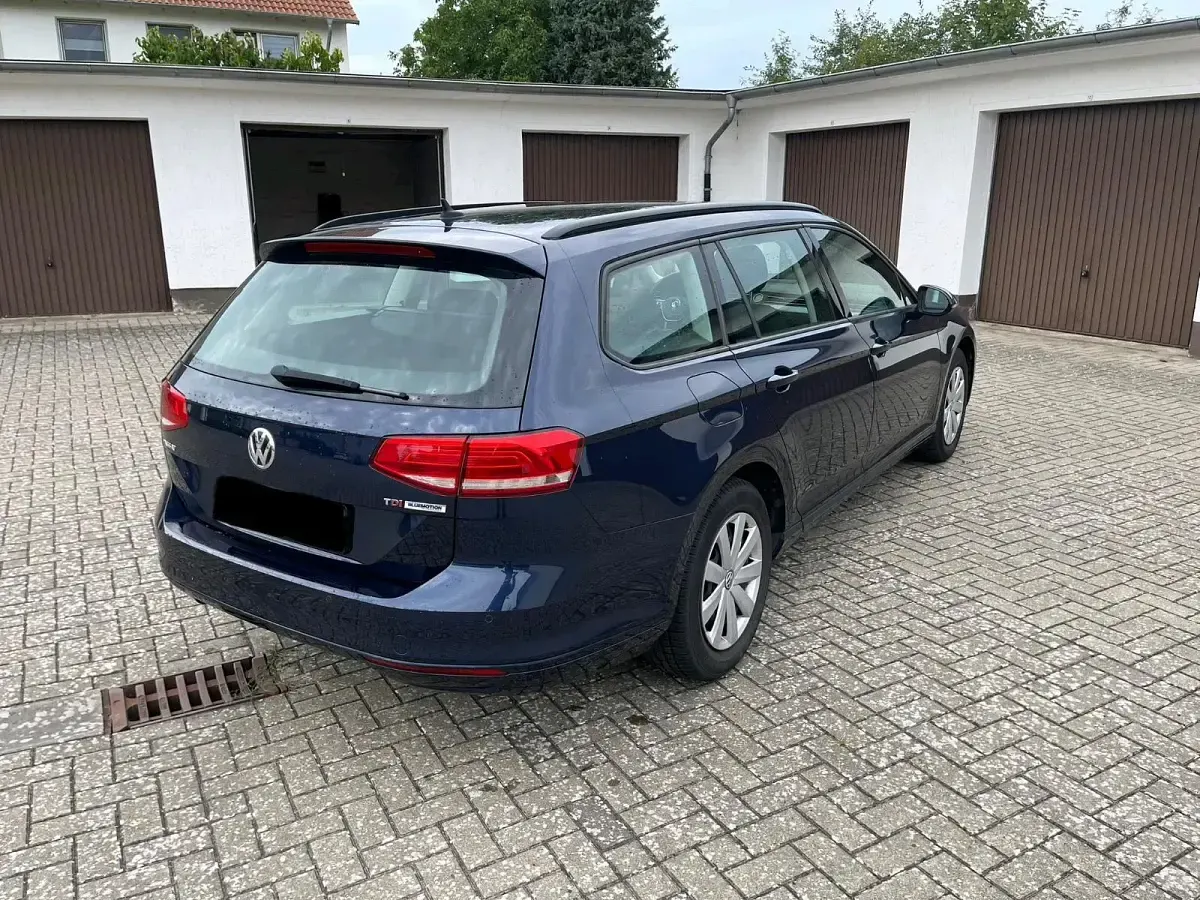 Gebraucht VW Passat 120 PS (88 kW) 2016 Blau Kombi