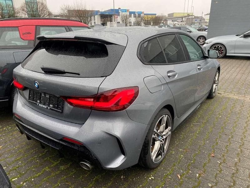 Gebraucht BMW 135 305 PS (224 kW) 2022 Skyscraper grau metallic Kleinwagen