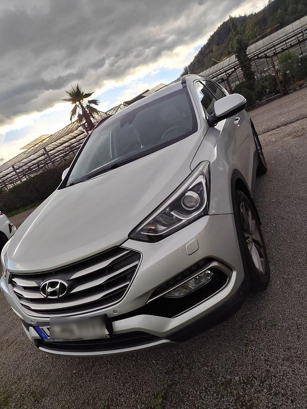 Silber Gebraucht 2016 Hyundai Santa Fe SUV | 16.500 € (Fairer Preis) - Bild 1/4