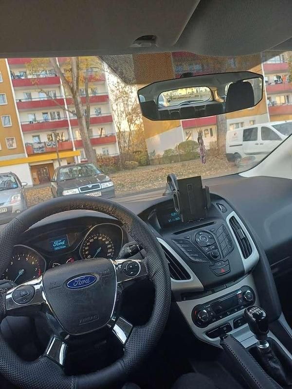 Gebraucht Ford Focus Trend 125 PS (91 kW) 2013 Kombi