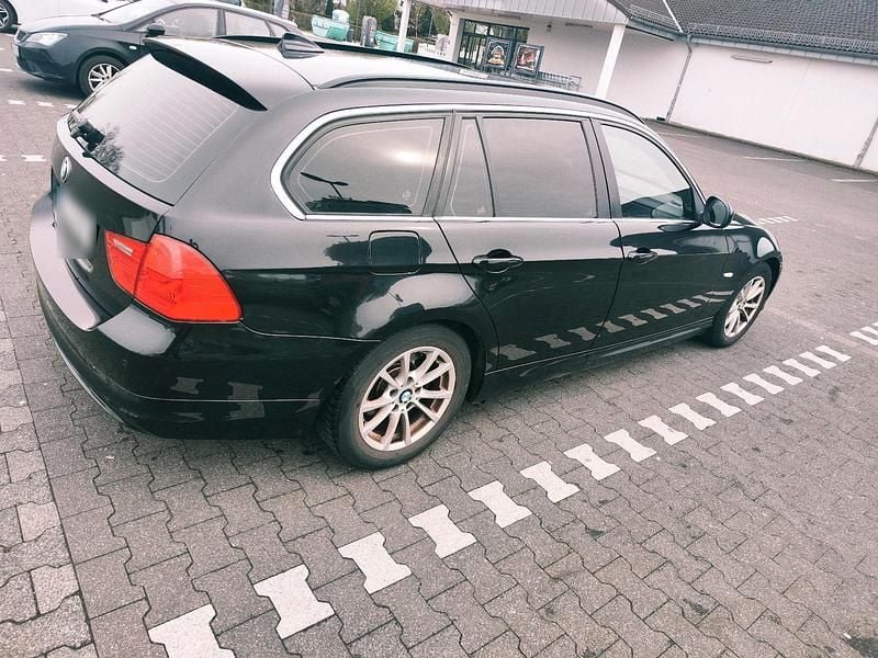 Usata BMW 320 170 CV (125 kW) 2011 Nero Station wagon