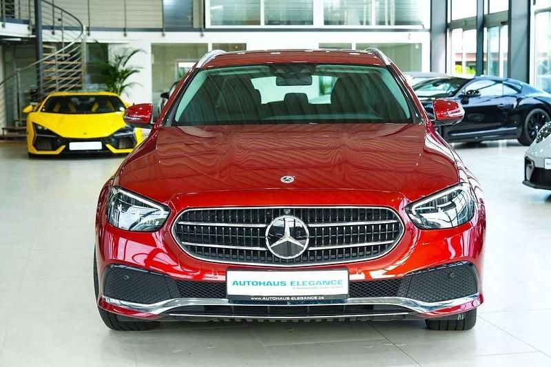Gebraucht Mercedes E450 367 PS (269 kW) 2021 Hyazinthrot  metalliclack Kombi