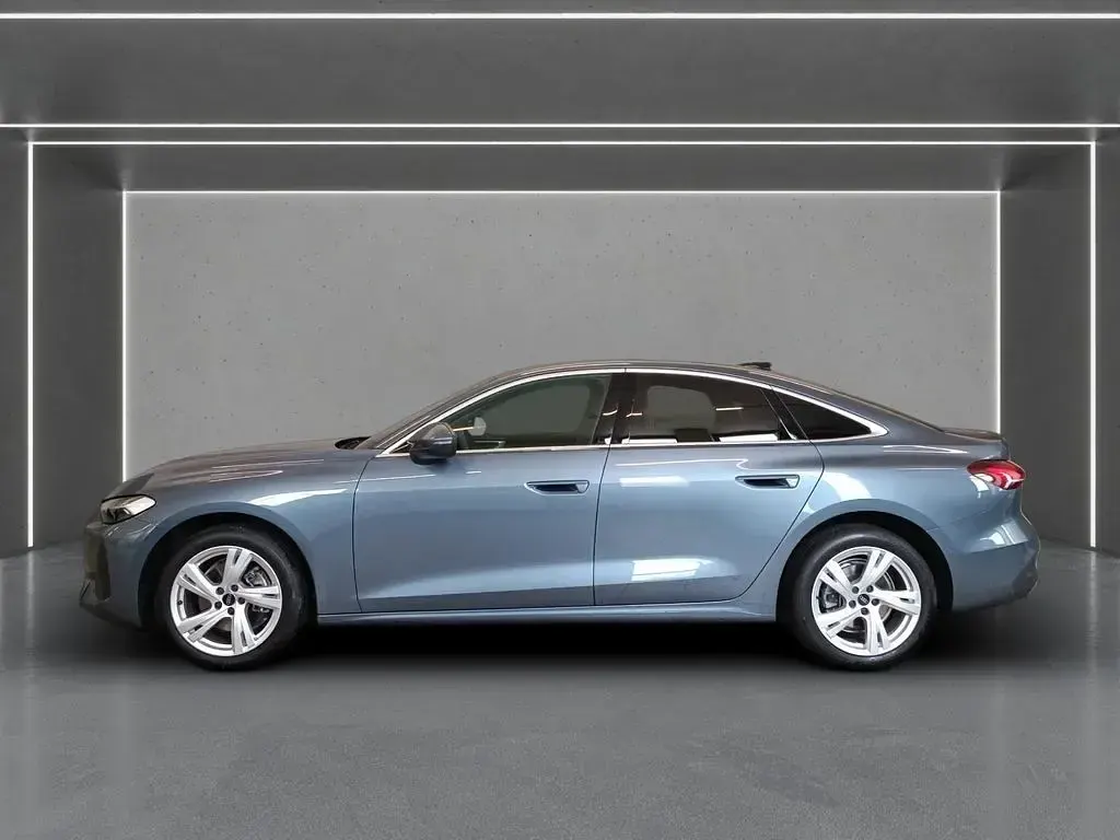 Gebraucht Audi A5 Sport 204 PS (150 kW) 2025 Horizontblau metallic Limousine