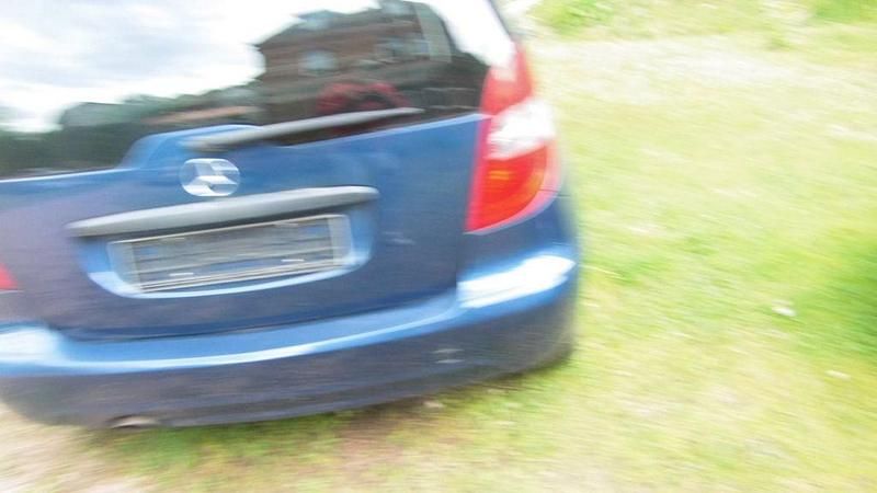 Gebraucht Mercedes A180 Avantgarde 116 PS (85 kW) 2011 Blau Van / Kleinbus