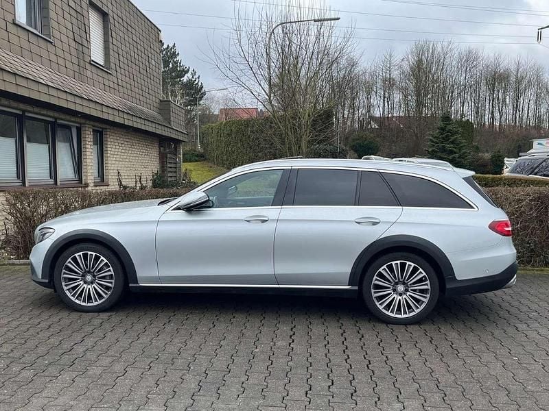 Gebraucht Mercedes E220 All-Terrain 194 PS (142 kW) 2018 Iridiumsilber Kombi