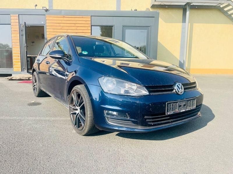 Blau Gebraucht 2014 VW Golf Cup Limousine | 7.900 € (Fairer Preis) - Bild 1/4