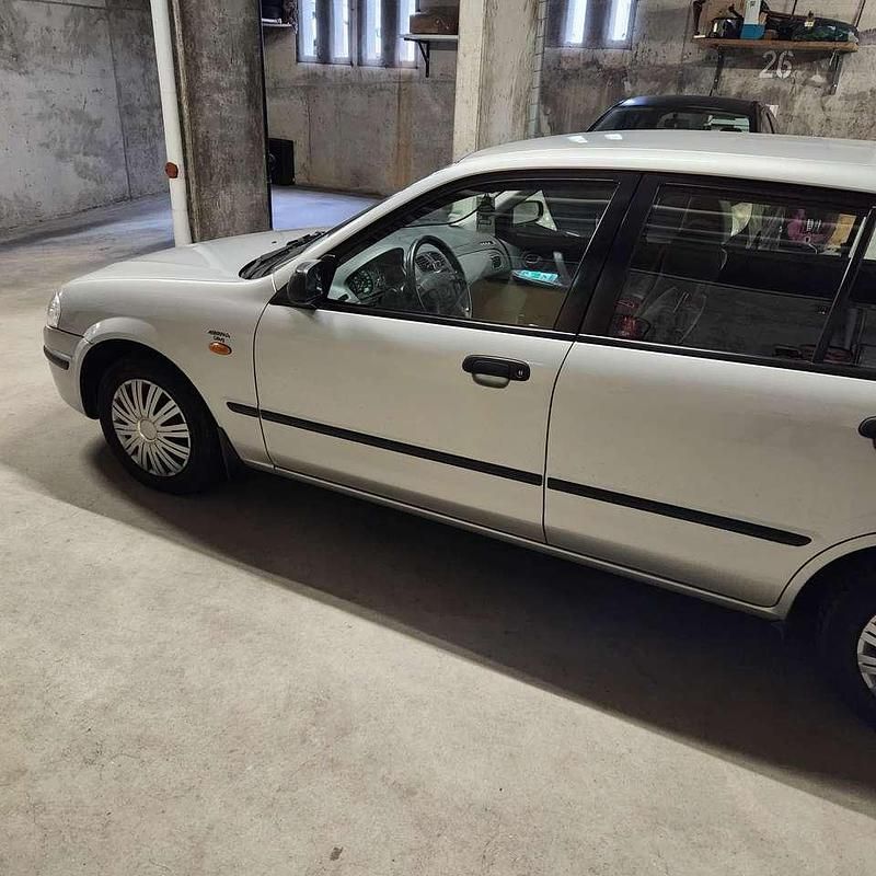Gebraucht Mazda 323F Active 88 PS (64 kW) 1999 Silber Limousine