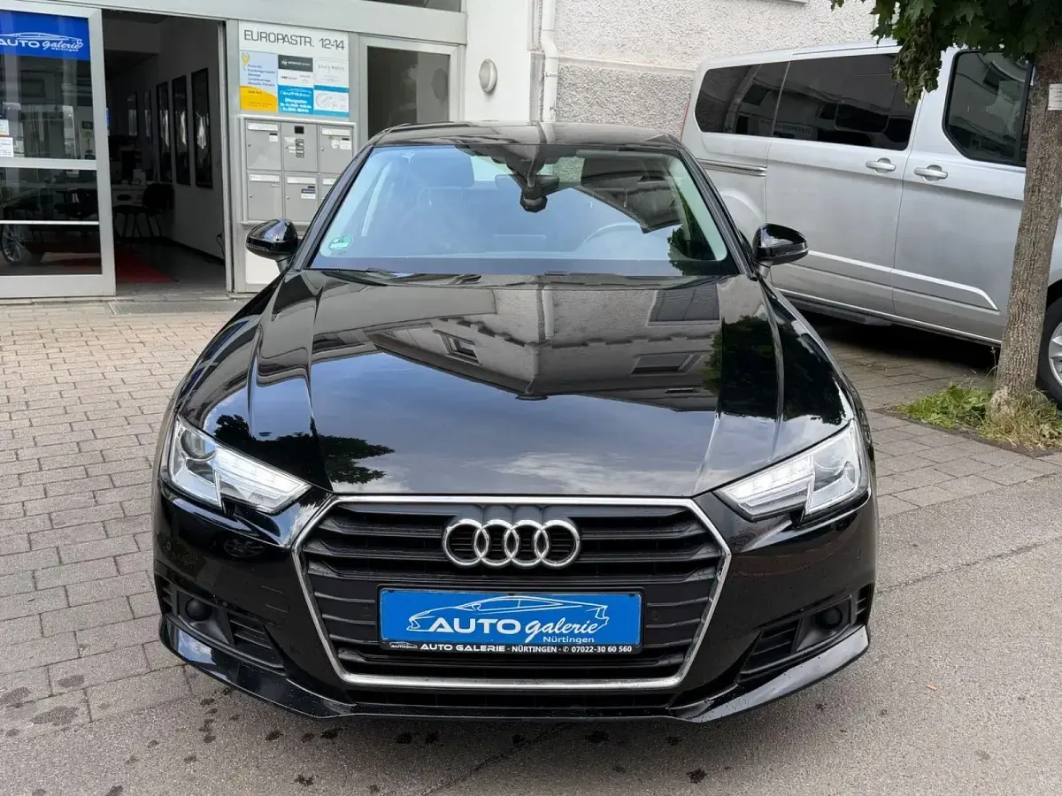 Gebraucht Audi A4 Basis 150 PS (110 kW) 2018 Schwarz Limousine