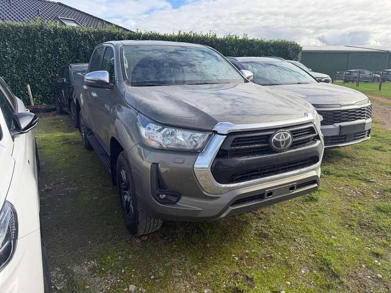 Oxyde bronze Neu 2025 Toyota HiLux Abholung | 48.690 € (Superpreis) - Bild 1/4