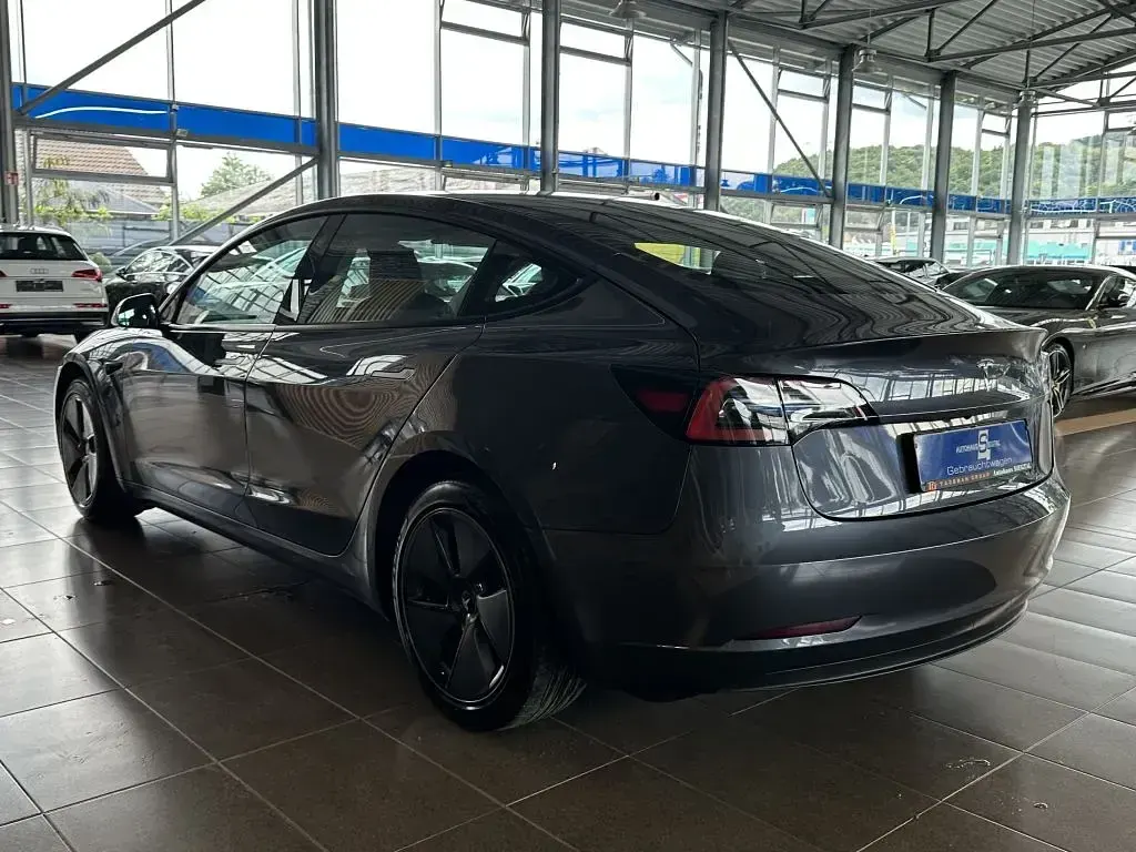 Gebraucht Tesla Model 3 RWD 239 kW (325 PS) 2022 Grau grau (metallic) Limousine