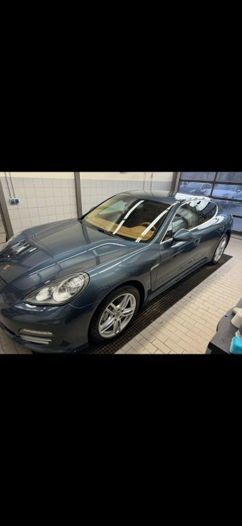 Blau Gebraucht 2012 Porsche Panamera 4S Limousine | 27.900 € (Guter Preis) - Bild 1/4