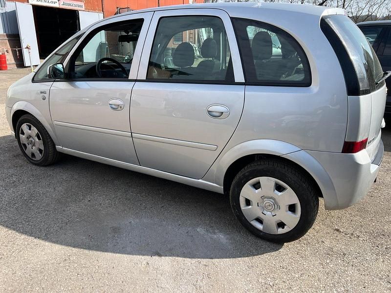 Gebraucht Opel Meriva 105 PS (77 kW) 2009 Silber Van / Kleinbus