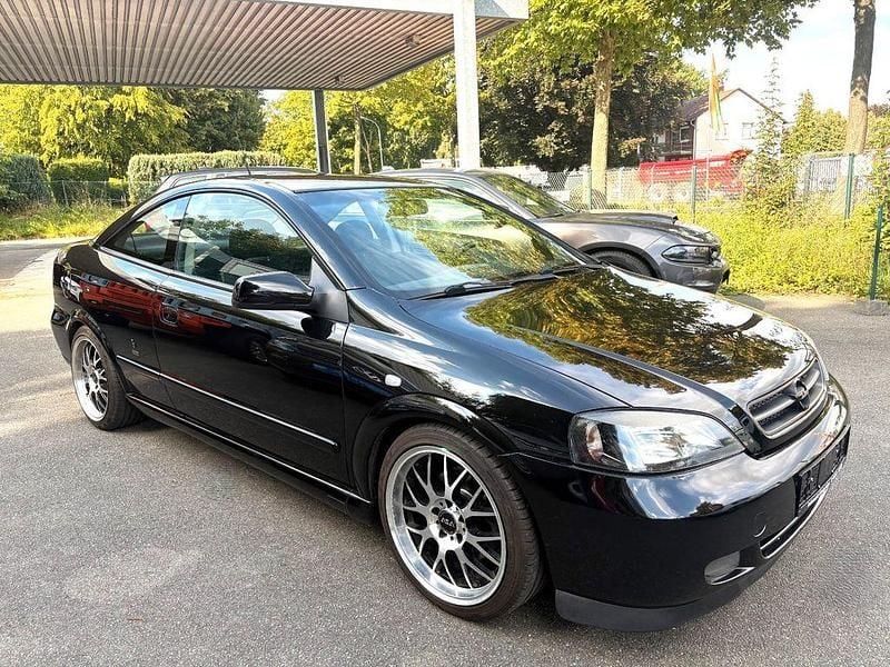 Schwarz Gebraucht 2005 Opel Astra Coupé | 3.999 € (Teuer) - Bild 1/4