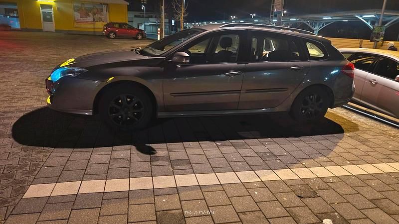 Gebraucht Renault Laguna III 110 PS (80 kW) 2009 Andere farben Kombi