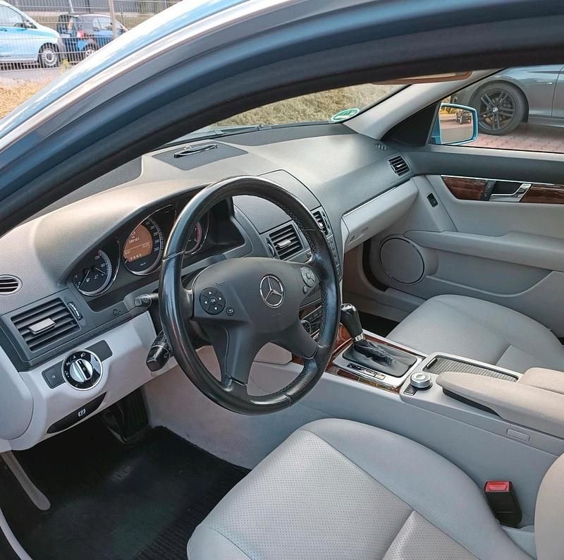 Gebraucht Mercedes C220 170 PS (125 kW) 2011 Blau Kombi