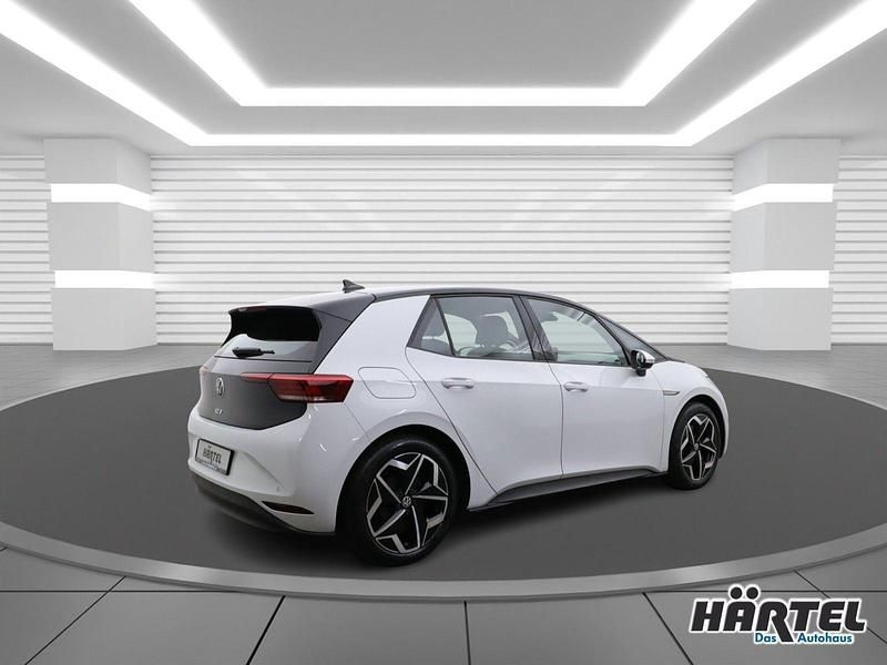 Gebraucht VW ID.3 Pro 150 kW (204 PS) 2021 Gletscherweiss (white), metallic Kleinwagen