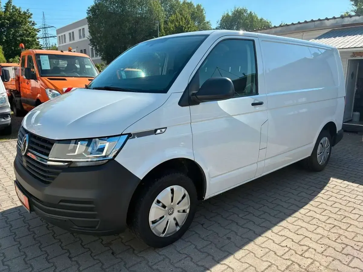 Gebraucht VW Transporter 110 PS (80 kW) 2022 Candyweiss Van