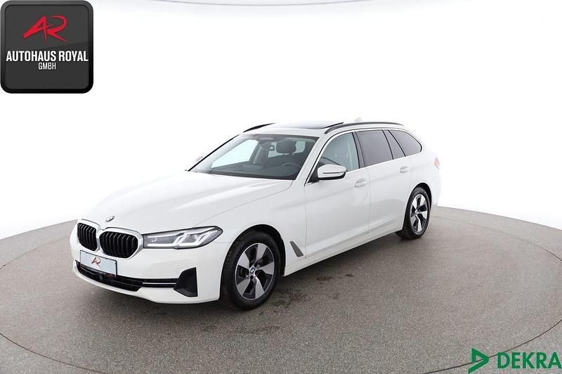 Weiß Gebraucht 2021 BMW 520 Sport Line Limousine | 27.180 € (Superpreis) - Bild 1/4