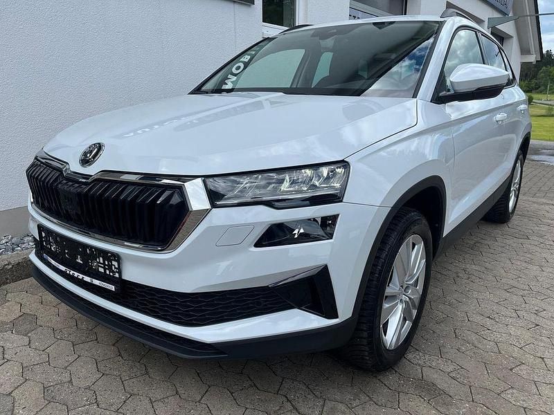 Gebraucht Skoda Karoq Selection 150 PS (110 kW) 2024 Moonweiss metallic SUV