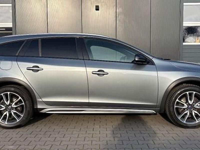 Gebraucht Volvo V60 CC 245 PS (180 kW) 2017 Grau Kombi